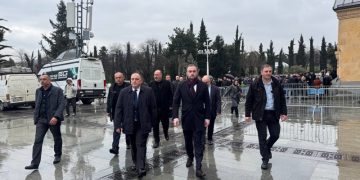 სამების ტაძარში გიორგი გვარაკიძე თანამშრომლებთან ერთად მივიდა