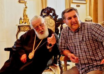 ,,ამის გაგონების შემდეგ პატრიარქი თითქოს დაიშოკა, გაითიშა და…მსხვილი ცრემლები კურცხალივით წამოუვიდა…მომეხვია, ჩამიხუტა და…მაპატიოს ზვიად ღვთისკაცმაო…”- რას იხსენებს ლევან ხაჭაპურიძე?