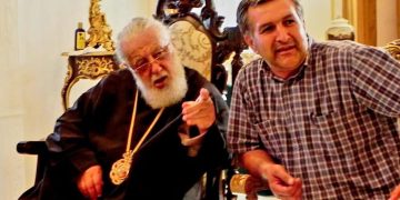 ,,ამის გაგონების შემდეგ პატრიარქი თითქოს დაიშოკა, გაითიშა და…მსხვილი ცრემლები კურცხალივით წამოუვიდა…მომეხვია, ჩამიხუტა და…მაპატიოს ზვიად ღვთისკაცმაო…”- რას იხსენებს ლევან ხაჭაპურიძე?