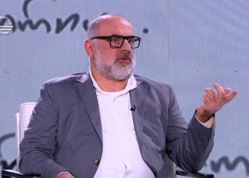 ,, ყველა რევოლუცია სტუდენტების ხელით ხდებაო ამბობენ. ძალზე ადვილია ახალგაზრდა დააჯერო, რომ ხელის გაწვდენაზეა სამოთხე” – გიორგი შალუტაშვილი