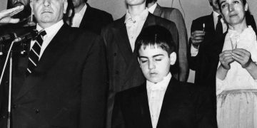 ,, რომ იძახდა, წინ ძალიან ბევრი რამე გვაქვს გასაკეთებელიო, მეც მიკვირდა, ვერ ვხვდებოდი, პატარა ვიყავი” – გიორგი გამსახურდია