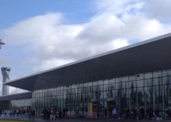 თბილისის საერთაშორისო აეროპორტში სხვადასხვა ქვეყნიდან სტუმრების დასახვედრად ემზადებიან