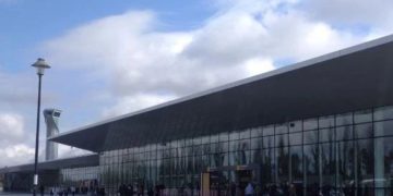 თბილისის საერთაშორისო აეროპორტში სხვადასხვა ქვეყნიდან სტუმრების დასახვედრად ემზადებიან