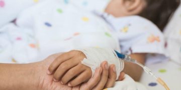 “2 წლის გოგონა დღეს დაკრძალეს – ელემენტი გადაყლაპა და შინაგანი ორგანოები დაუწვა” – მედია