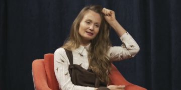 ახალი თეატრის ხელმძღვანელობა ეკა დემეტრაძეს 203 ლარსა და 84 თეთრს სთხოვს