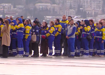 სასწრაფო დახმარების სამსახურის თანამშრომლები პატრიარქს ემშვიდობებიან
