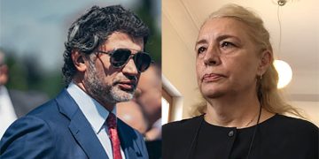 “კლოუნი. მონა. ამ საცოდავს, ინერციით ლოყა ხო არ ეწვის კიდევ?” – ხოშტარიას დედა კალაძეზე