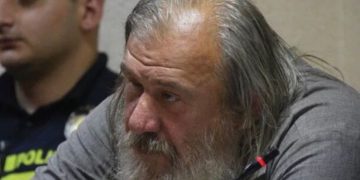 ხომასურიძე აცხადებს, რომ სიონიდან პოლიციამ კრწანისის ტყის სასაფლაოებთან წაიყვანა და იქ დატოვა