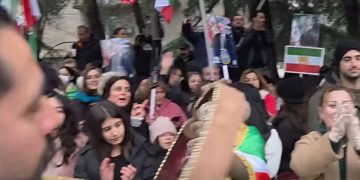 (ვიდეო) – “მადლობა ტრამპს და ნეთანიაჰუს!” – თბილისში ირანელები ზეიმობენ