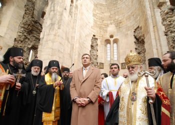 “პატრიარქთან თანამშრომლობით 300-ზე მეტი ეკლესია აღვადგინეთ საქართველოში” – სააკაშვილი
