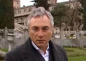 (ვიდეო) – “დავაი, დაახვიეთ აქედან” – რუხაძე ჟურნალისტებს