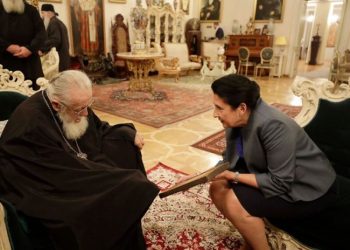 “საავადმყოფოში მისვლა და კადრში გამოჩენა აუცილებელ პროტოკოლად არ მიმაჩნია” – სალომე ზურაბიშვილი