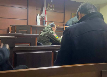 თბილისში უკრაინაში მებრძოლ ქართველს ასამართლებენ – “პატივია ჩემთვის, თუ ხუნტა პატიმრობას მომისჯის”