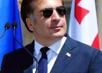 “თურმე, პრეზიდენტობას არ სჭირდება “დიპლომი” და პატრიარქობას – კი” – სააკაშვილი