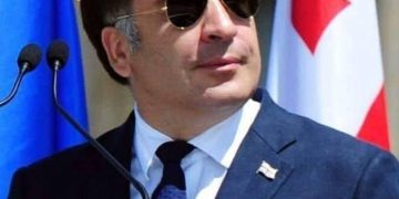 “თურმე, პრეზიდენტობას არ სჭირდება “დიპლომი” და პატრიარქობას – კი” – სააკაშვილი