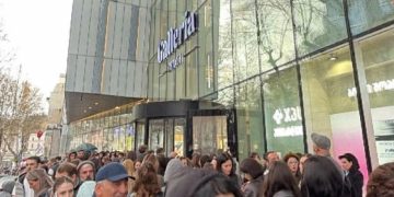 სავაჭრო ცენტრ ,,გალერეაში” მოქალაქეების მიღება განახლდა