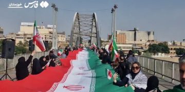 ტრამპის მორიგი მუქარისა და ირანის მთავრობის მოწოდების ფონზე ირანელები ქვეყნის მთავარ ელექტროსადგურებსა და ხიდებთან იკრიბებიან