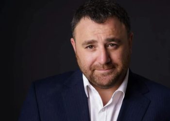 ,, მაესტრო რობიკო სტურუამ კიდევ ერთხელ შეძლო ის, რაც დიდ ხელოვანებს ძალუძთ” – აჩიკო ბერიძე