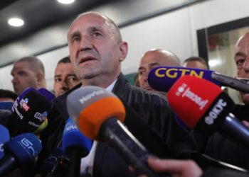 ბულგარეთის საპარლამენტო არჩევნებში ყოფილი პრეზიდენტის, პრორუსი რადევის პარტიამ გაიმარჯვა