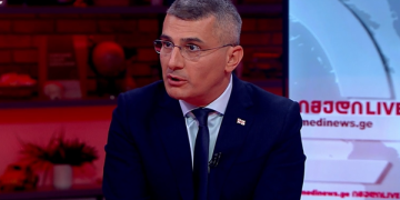 ,, კაცებს ათხოვებენ?! რაღაც მდაბიო… არავინ არ ათხოვებს კაცებს და არავინ არ ერევა არავის ურთიერთობებში არსად…” – მამუკა მდინარაძე