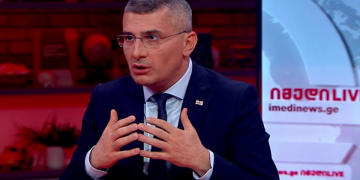 ,, კაცებს ათხოვებენ?! რაღაც მდაბიო… არავინ არ ათხოვებს კაცებს და არავინ არ ერევა არავის ურთიერთობებში არსად…” – მამუკა მდინარაძე