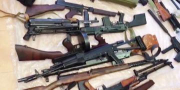 პოლიციამ თბილისსა და რეგიონებში უკანონო ცეცხლსასროლი იარაღი და საბრძოლო მასალა ამოიღო, დაკავებულია 14 პირი