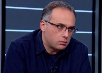 “იყო დრო, როცა ქოცების სასარგებლო იდიოტები მიკროფონებს გლეჯდნენ ხელიდან ოპოზიციონერ პოლიტიკოსებს – ფონს უთქვენოდაც გავალთო” – ლაშა ბუღაძე