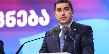 “მატრაკვეცობას მოეშვან… დღეგამოშვებით შევამოწმებთ” – პაპუაშვილი გერმანიის საელჩოზე