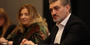 ყაველაშვილი თვლის, რომ მის ცოლს აშშ–თან ურთიერთობაში ხელი შეუშალეს