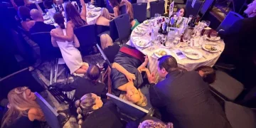 თეთრი სახლის კორესპონდენტთა ასოციაციის სადილზე, რომელსაც დონალდ ტრამპიც ესწრებოდა, შეიარაღებულმა მამაკაცმა ცეცხლი გახსნა