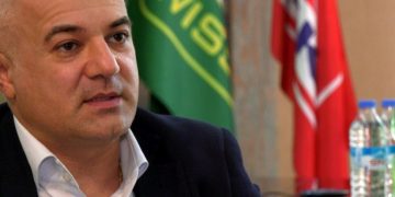 “ბენზინის აქციზი 500-ლარია, დიზელის – 400, პლუს გადასახადი 18%” – ვასილ ხორავა