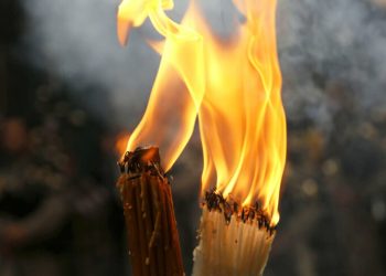 იერუსალიმში, მაცხოვრის საფლავზე წმინდა ცეცხლი გადმოვიდა