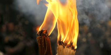 იერუსალიმში, მაცხოვრის საფლავზე წმინდა ცეცხლი გადმოვიდა