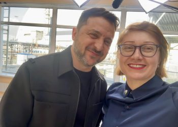 “ტროლები და წვრილფეხა ქოცები გადაფსიხებულები მწერენ ზელენსკისთან ფოტოებზე” – ნანა საჯაია