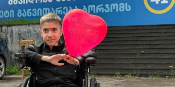 “ბომბები არ გვაცვივა თავზე, თუმცა, 100-მდე ბავშვის ნელ სიკვდილს, 200 მშობლის წამებას ვუყურებთ” – სალომე სიმონია