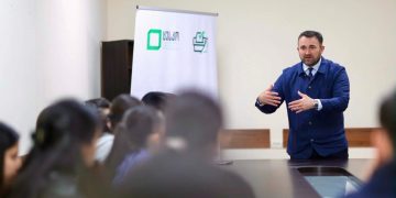 ცესკოს თავმჯდომარე ახალციხეში ეთნიკური უმცირესობების წარმომადგენელ ახალგაზრდებს შეხვდა