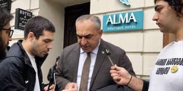 ვიდეო – რა კითხვებზე ვერ უპასუხა ლადო ბოჟაძემ “დაიცავი ილიაუნის” წევრებს?