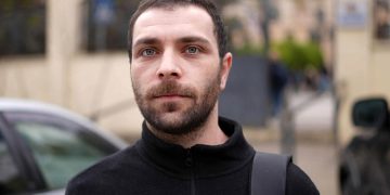 გელა ხასაია დაზარალებულის სტატუსის მქონე რამაზ ჩადუნელმა სხდომათა დარბაზში ვერ იცნო