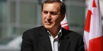 The Guardian: ლონდონის სამეფო ოპერის თეატრის დირექტორი ბურჭულაძის საქმეში ჩართულობისკენ მოუწოდებს