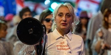 რას წერს თათია მექვაბიშვილი, რომელმაც საპატიმრო დღეს დატოვა