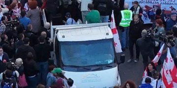 გახდა თუ არა ზეწოლის მსხვერპლი „პიკაპის“ მძღოლი, რომელსაც 26 მაისს საპროტესტო აქციისთვის მანქანით აპარატურა გადაჰქონდა? – რას აცხადებენ ოპოზიციაში