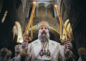 პატრიარქი შიო III საყოველთაო ნათლობის ფარგლებში ბავშვებს პირველად დღეს მონათლავს