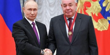 თბილისში  პუტინის სპეციალური წარმომადგენელი საერთაშორისო კულტურულ თანამშრომლობაში, მიხაილ შვიდკოი იმყოფებოდა
