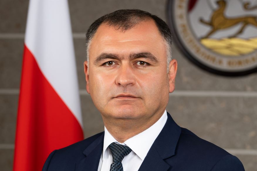 ოკუპირებული „სამხრეთ ოსეთის“ დე ფაქტო პრეზიდენტი ალან გაგლოევი გადადგა