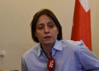 ელენე ხოშტარია