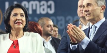 ” ოპერაში ვიყავით.  ივანიშვილი მოვიდა და მკითხა…” – სალომე ზურაბიშვილი