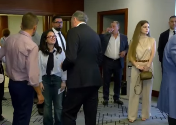 ვიქტორ ყიფიანი ახალ პოლიტიკურ პარტიას აფუძნებს – „ქორთიარდ მარიოტში“ ყრილობა მიმდინარეობს