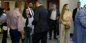 ვიქტორ ყიფიანი ახალ პოლიტიკურ პარტიას აფუძნებს – „ქორთიარდ მარიოტში“ ყრილობა მიმდინარეობს