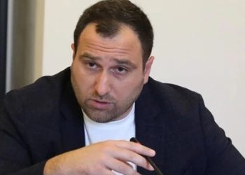 პარლამენტში რომ არ გცემონ, ორსულად უნდა იყო – რას ამტკიცებს ირაკლი კირცხალია