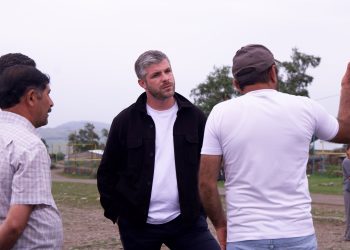 “ქოცების” ჩინოვნიკი, რომელიც სკოლის დირექტორიცაა და დეპუტატიც, საკუთარ ოჯახის წევრებს ასაქმებს” – ირაკლი კუპრაძე